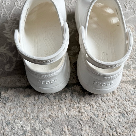 Crocs White Slip-On Clogs Size 7 - Picture 3 of 6